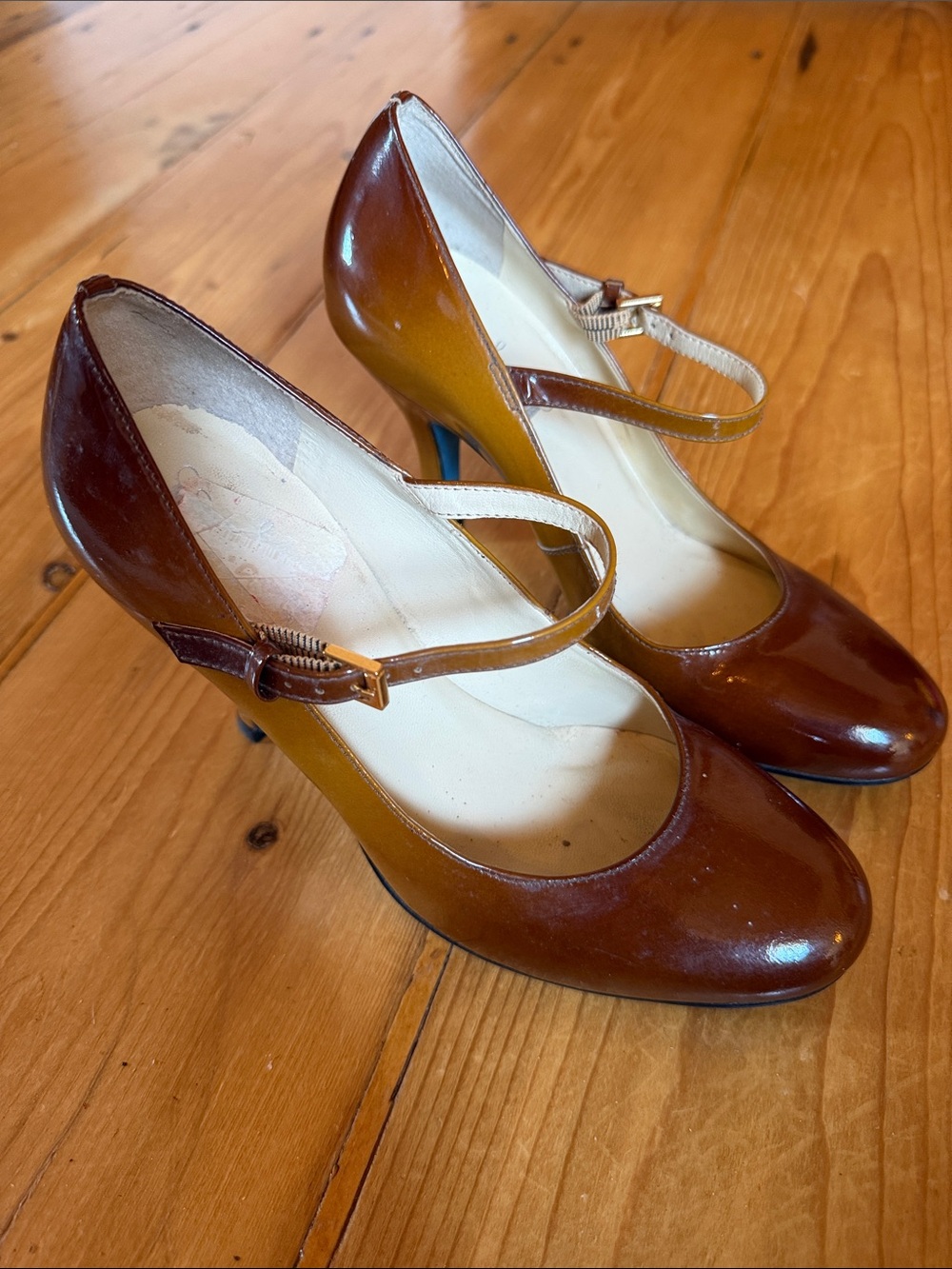 Ombré Patent Mary Jane Heels in Brown and Tan